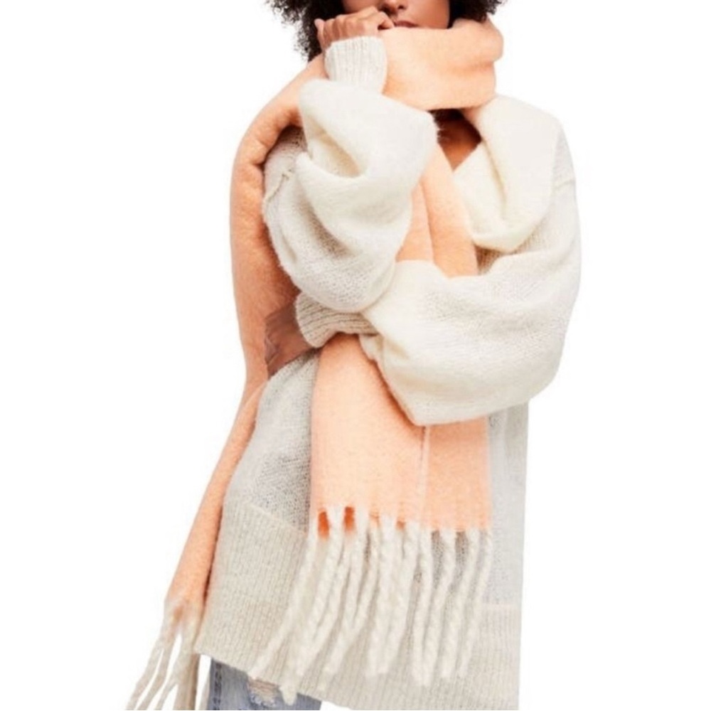 Free People | Oversized Chunky Cream and White Women's Scarf
